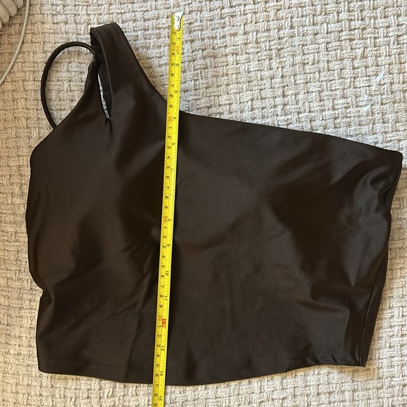 NWOT old navy workout top - Picture 4 of 4